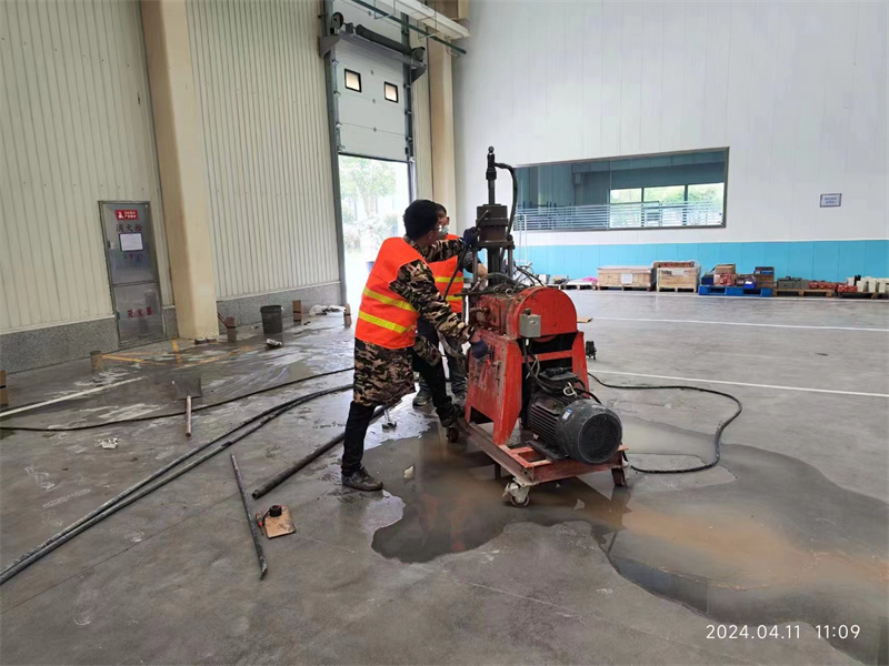 渝中厂房地面下沉塌陷注浆加固施工